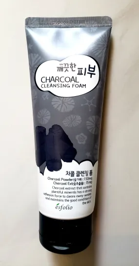 Esfolio Charcoal Cleansing Foam